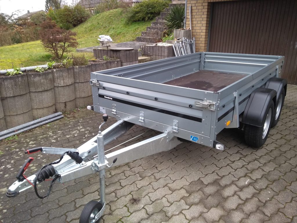 2 Achsen-Anhaenger gebremst